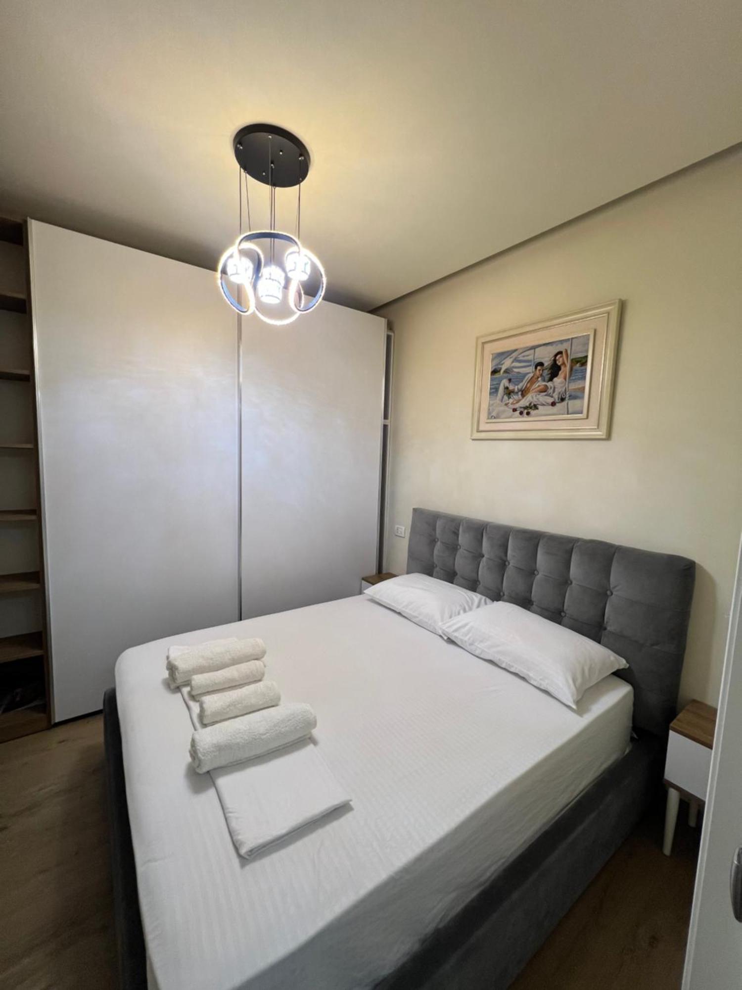 Condor Center Luxury Apartment Tirana Exterior photo